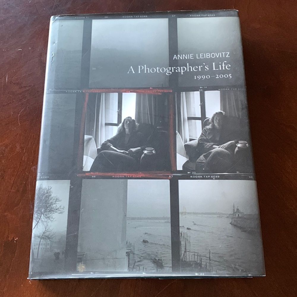 Annie Leibovitz, A Photographer's Life: 1990-2005 coffee table book